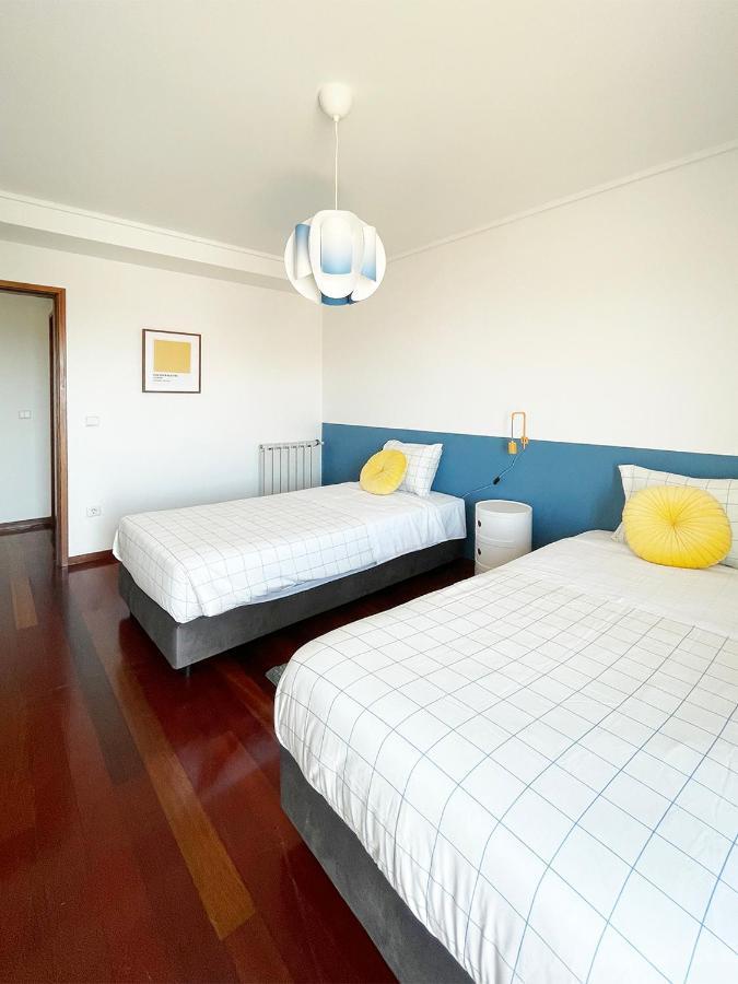 Yellow House Aveiro Smart Tv And Garage Exterior foto