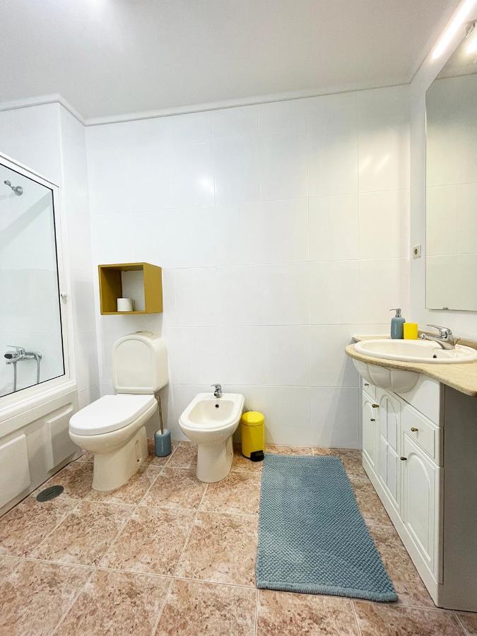 Yellow House Aveiro Smart Tv And Garage Exterior foto