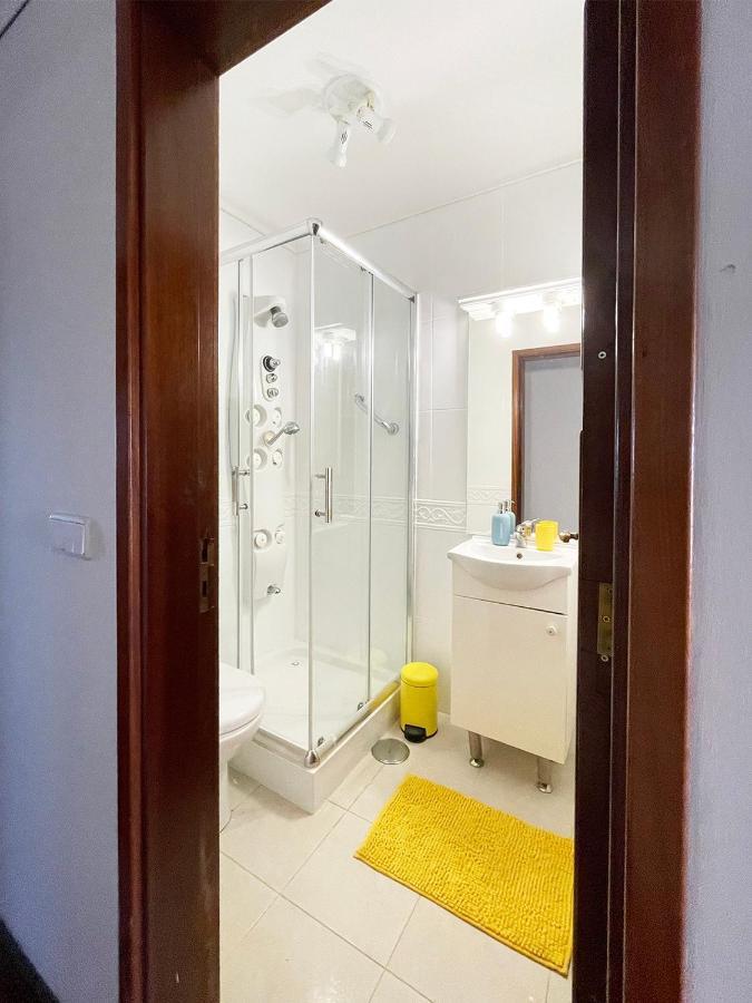 Yellow House Aveiro Smart Tv And Garage Exterior foto